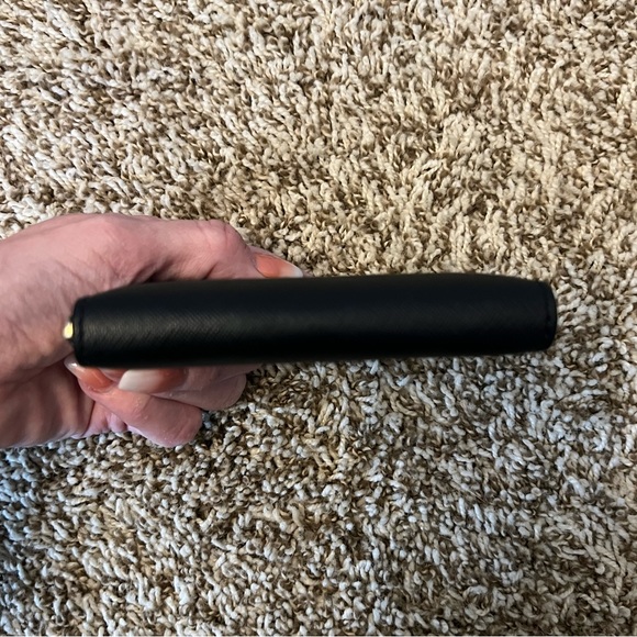 Tory Burch - Small Black Wallet - Picture 6 of 10